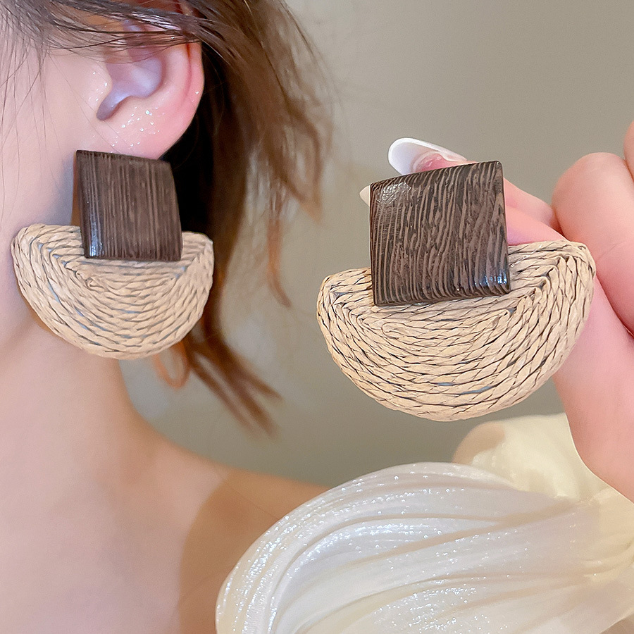 Vintage Fashion Wear - Bohemian Vintage Semicircle Weave Raffia Dangle